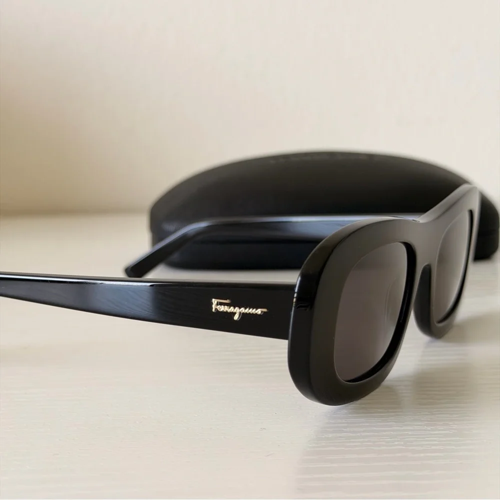 New! Ferragamo Black Sunglasses, SF1046S 001, Authentic
